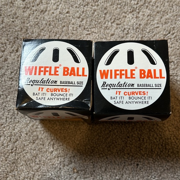 2 Wiffle Balls, brand new - Picture 2 of 3